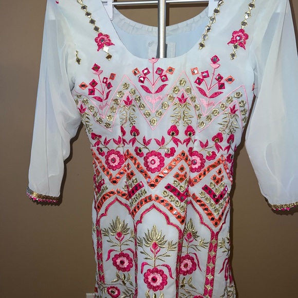 Palazzo Suit - Picture 5 of 7